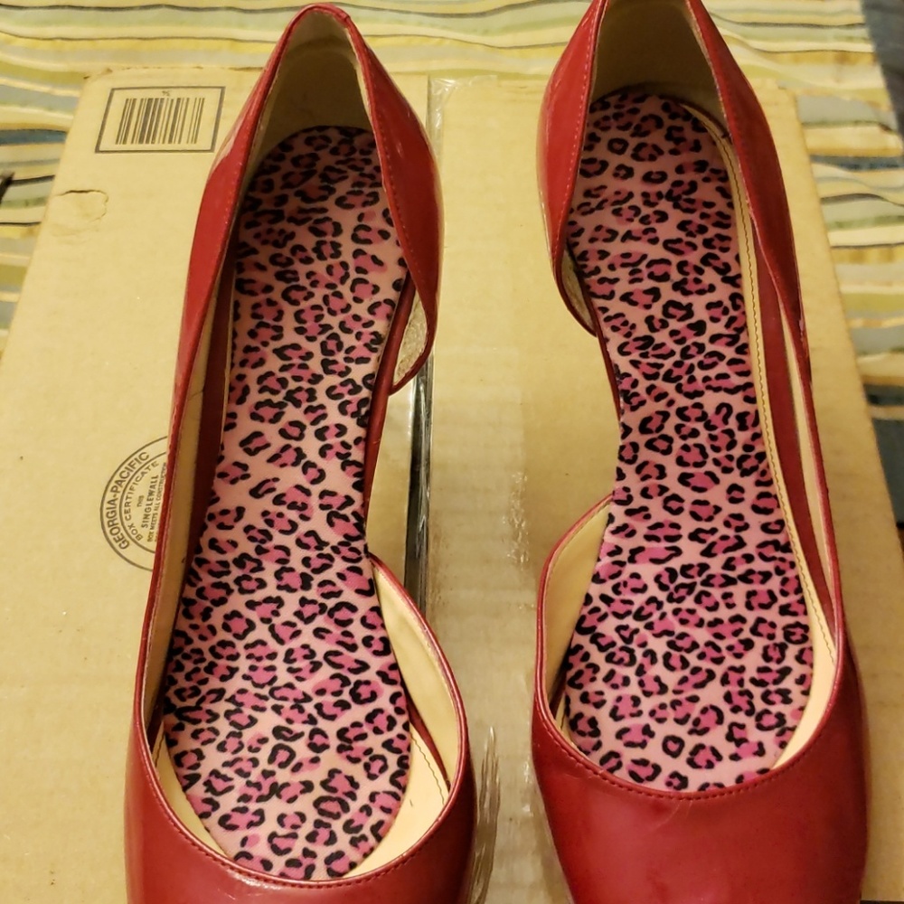 Red shoes - Picture 4 of 5
